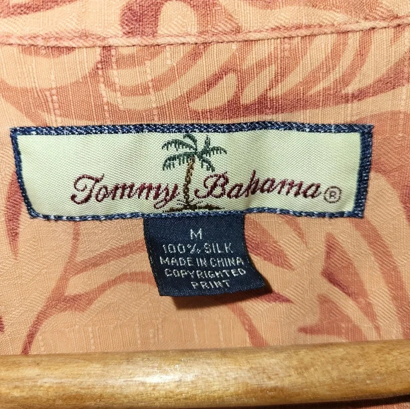 Tommy Bahama Peach Red 100% Silk Hawaiian Style Shirt Size Medium - Picture 4 of 5
